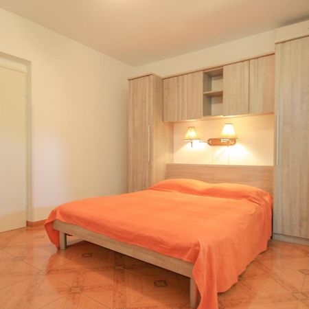 Viviana Damir A2 Apartment Новиград Екстериор снимка