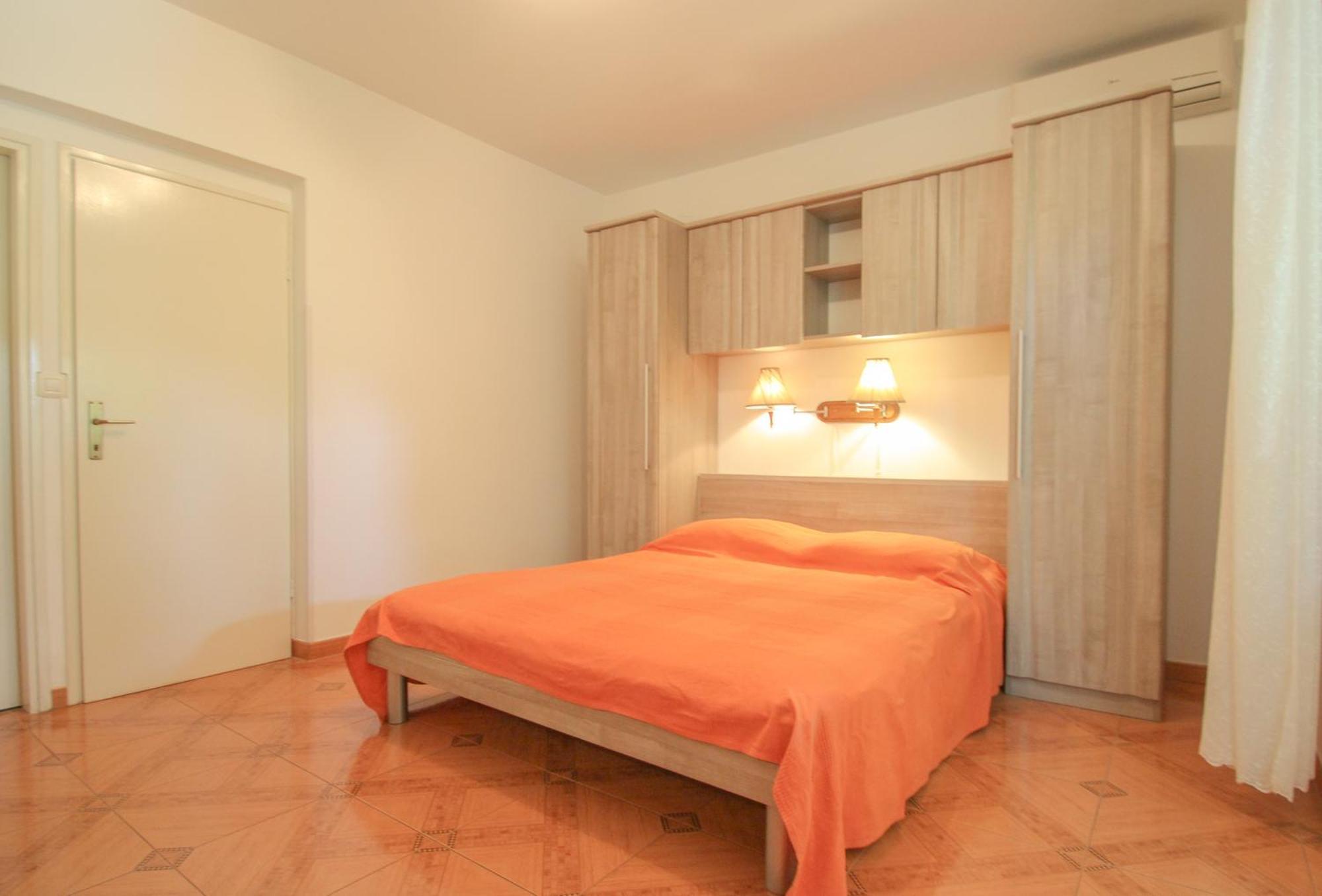 Viviana Damir A2 Apartment Новиград Екстериор снимка
